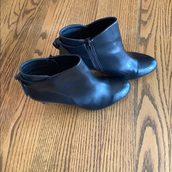 Alfani black leather booties. Size 9.5 - Picture 2 of 4